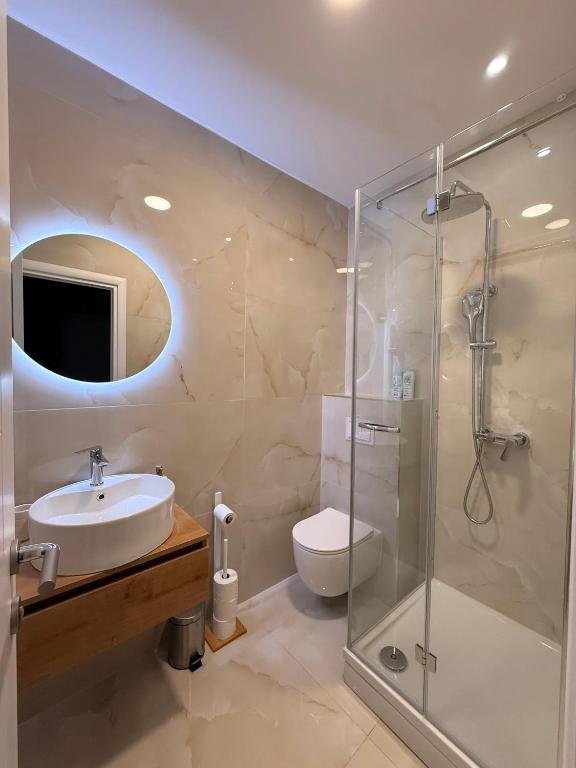 Triple Room 3 Twin Beds — kupaonica, Vila Vladorena